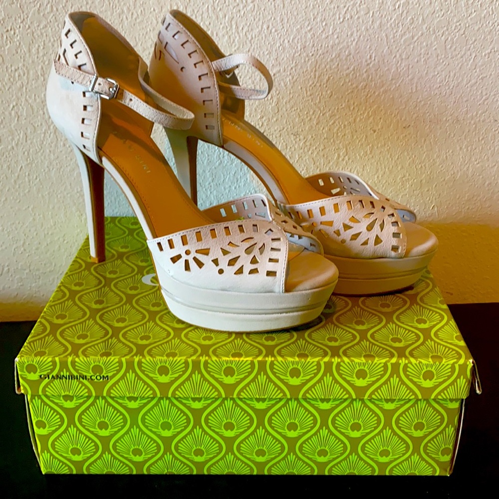 Gianni Bini Deenah Open Toe Heels